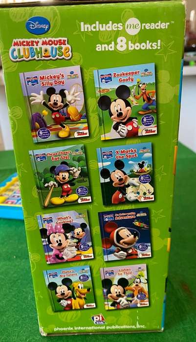 DISNEY ELECTRONIC READER WITH 8 BOOKS
