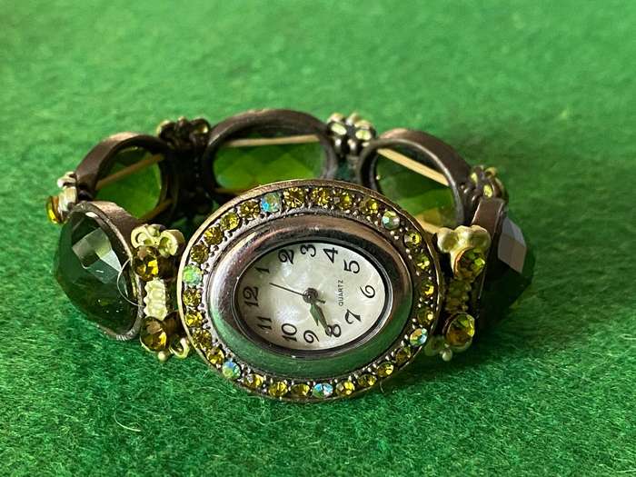 HANDMADE VINTAGE QUARTZ WATCH