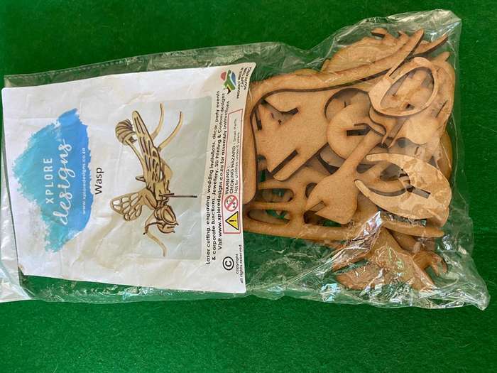 WOODEN PUZZLE WASP