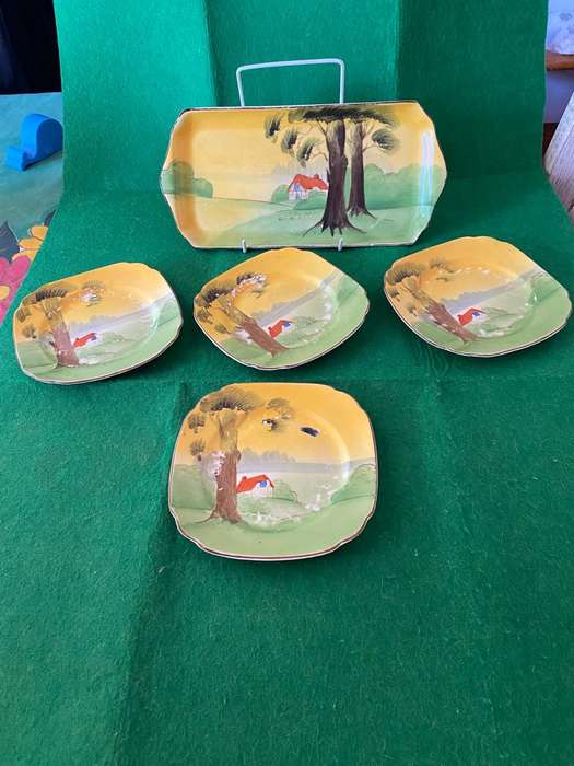 VINTAGE SERVING PLATE PLUS 4 SIDEPLATES