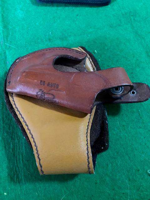 LEATHER ANGLE HOLSTER 9MM SHORT / .22  AND LEATHER AMMO POUCH