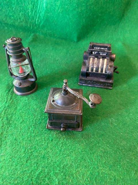 VINTAGE SET OF 3 COPPER/METAL ORNAMENTAL PENCIL SHARPENERS