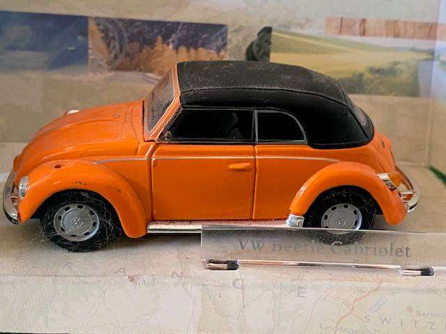 VINTAGE MODEL VW BEETLE CABRIOLET 1/43