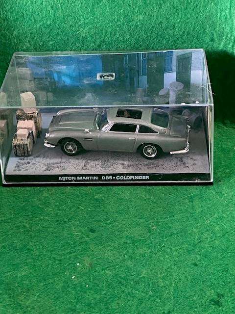 007  ASTIN MARTIN DB 5 (GOLDFINGER) COLLECTABLE METAL CAR