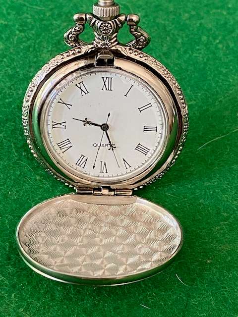 VINTAGE ORNATE BATTERY OPERATED USA CONSTITUTION POCKET WATCH