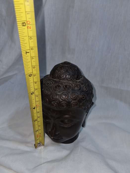 Antique Bronze Thai Buddha head ??