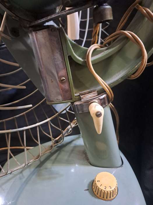 Green electric retro big desk fan (working)