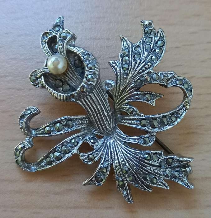 Marcasite flower brooch