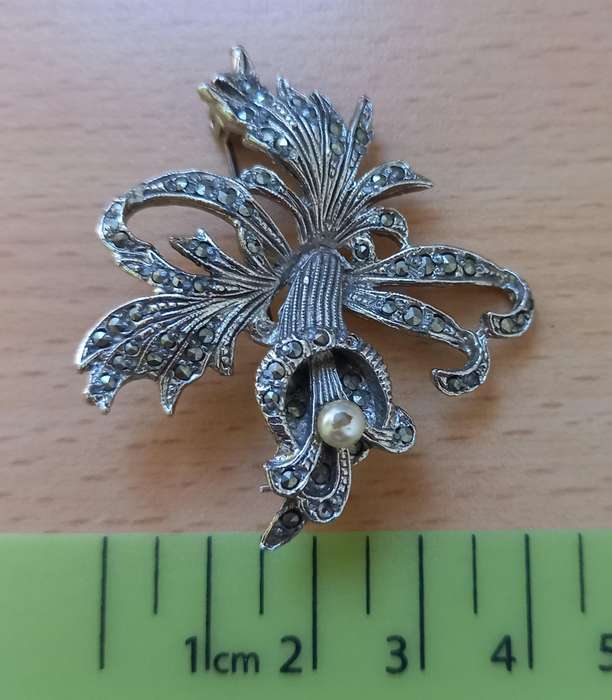 Marcasite flower brooch