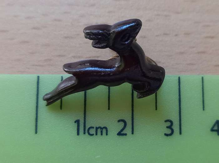 Vintage wooden flying springbok brooch - plus free earring