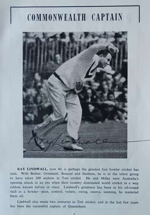 1962 Commonwealth cricket tour of Rhodesia souvenir booklet with 25 signatures - very rare
