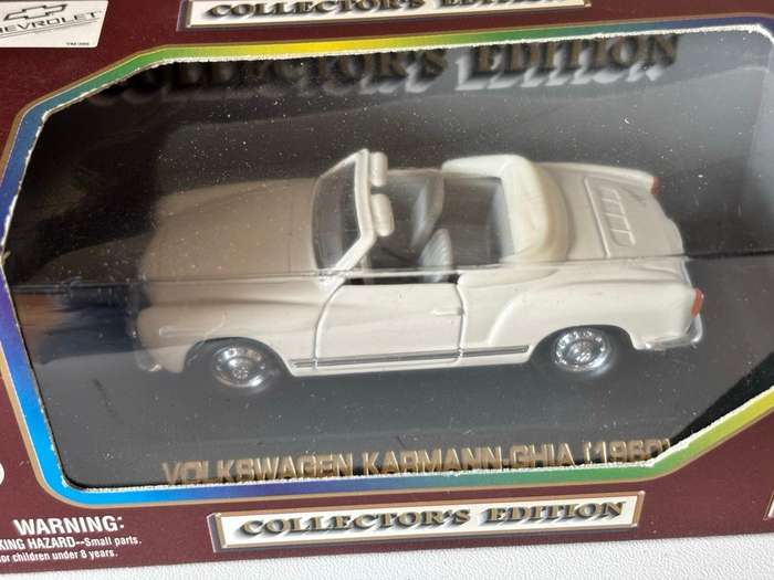 Volkswagen Karmann Ghia 1960 Convertible (Collectors Edition)