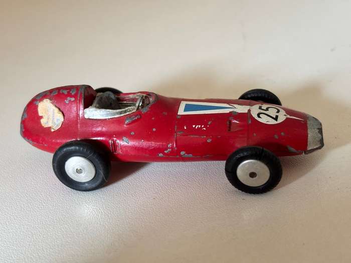 Vanwall Formula 1 #150S (Corgi +/-1:43 made in Britain)