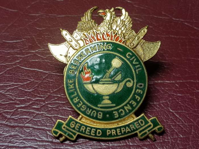 Large Civil Defense - Burgerlike Beskerming Enameled Cap Badge - [55 mm x 45 mm]