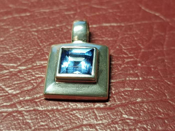 Lovely Genuine Solid Sterling Silver Pendant in Excellent Condition - [4,2 g]