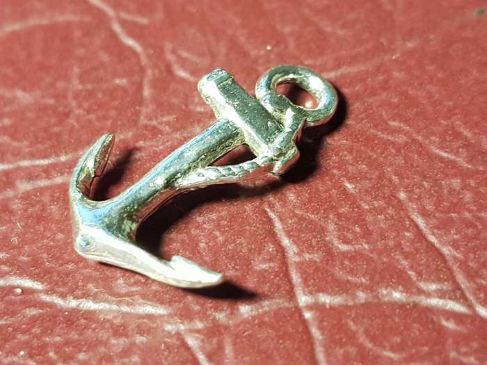 Lovely Genuine Solid Sterling Silver Charm In Perfect Condition - [ Length 17 mm. 1 g]
