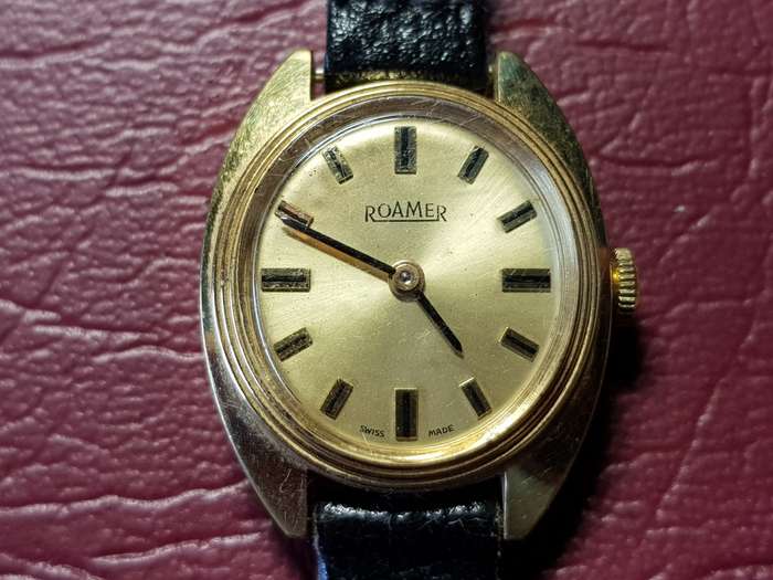 ROAMER LADIES WATCH IN VERY GOOD WORKING CONDITION.*
