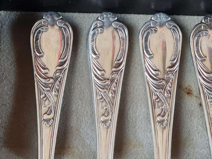 Set of 6 Silver Plated Eetrite Cake Forks in Perfect Condition