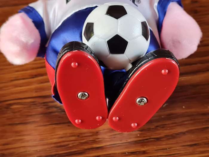 DURACELL FOOTBALL BUNNY IN PERFECT CONDITION. Length 18 cm.