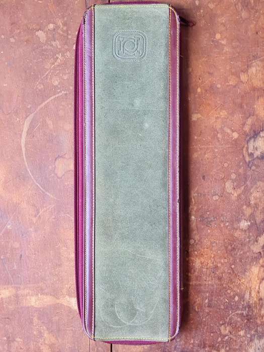 A Elegant Holder In Excellent Condition.