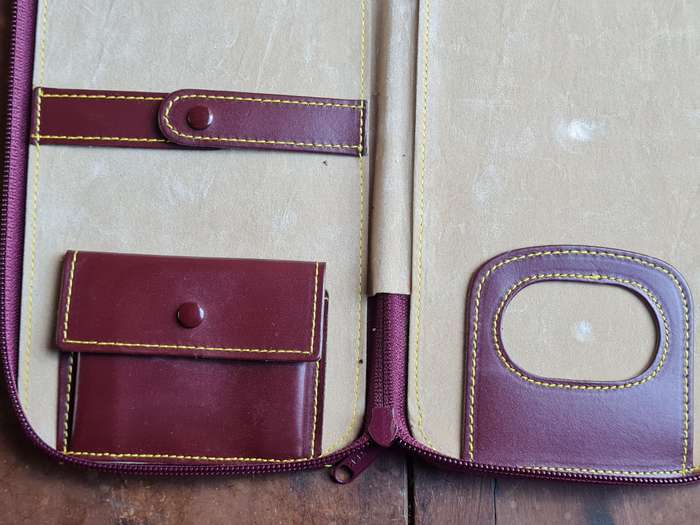 A Elegant Holder In Excellent Condition.