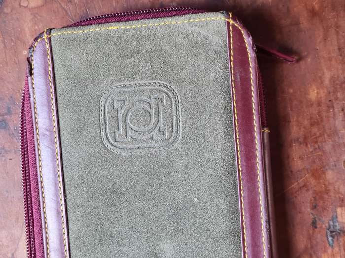 A Elegant Holder In Excellent Condition.