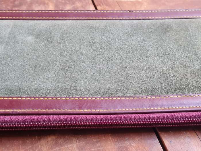 A Elegant Holder In Excellent Condition.