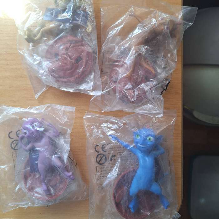 4 x Cadbury Aliens figures - Cosmo,Buzz, Cupido and Luna still sealed