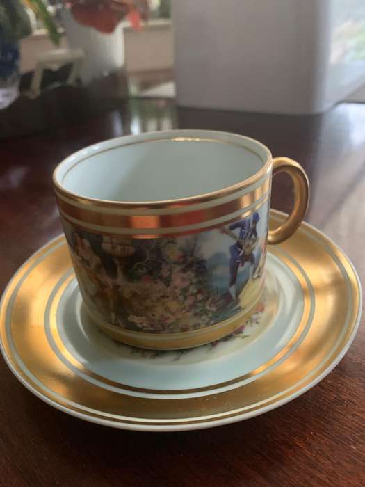 Beautiful Gilt cup with romantic scene