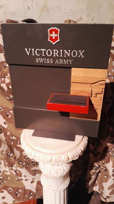Victorinox dispay