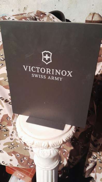 Victorinox dispay