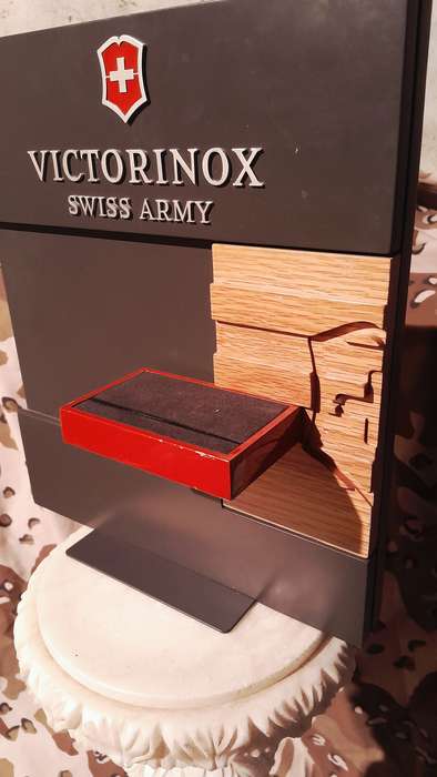 Victorinox dispay