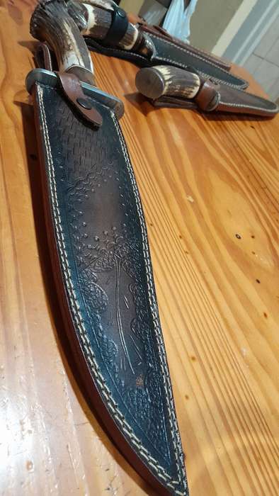 Damascus hunting bowie