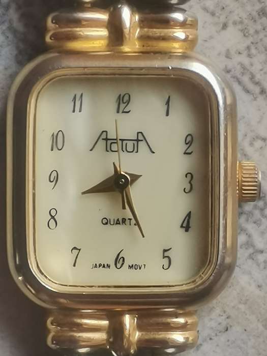 $$$BLACK FRIDAY$$$ STUNNING LADIES ACTUA WATCH IN EXCELLENT WORKING CONDITION