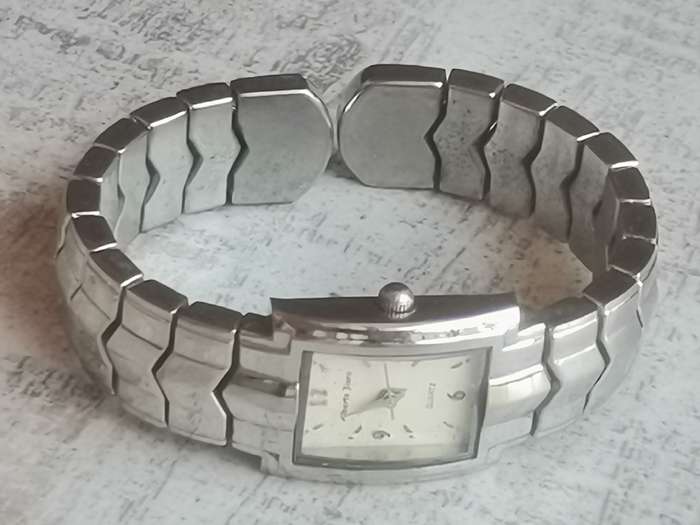 STUNNING ELEGANT LADIES ALBERTO FIORO BANGLE WATCH IN EXCELLENT WORKING CONDITION
