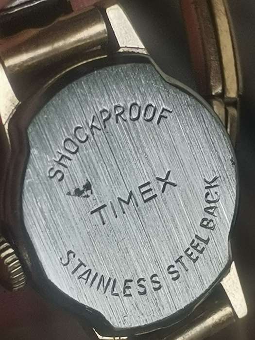 VINTAGE TIMEX LADIES GOLD PLATED WATCH IN EXCELLENT WORKING CONDITION