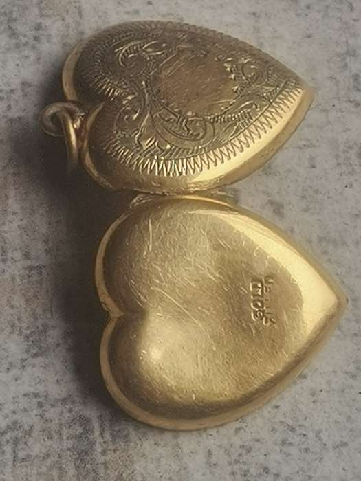 STUNNING VINTAGE HEART SHAPED ROLLED GOLD PENDANT IN EXCELLENT ORIGINAL CONDITION