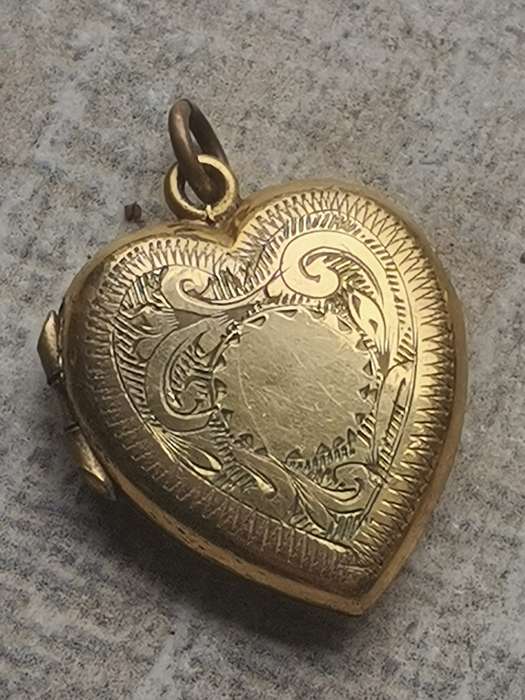STUNNING VINTAGE HEART SHAPED ROLLED GOLD PENDANT IN EXCELLENT ORIGINAL CONDITION