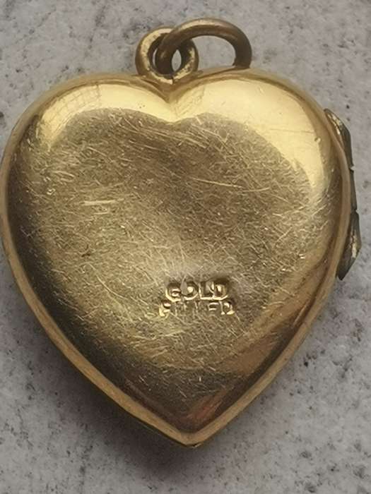 STUNNING VINTAGE HEART SHAPED ROLLED GOLD PENDANT IN EXCELLENT ORIGINAL CONDITION