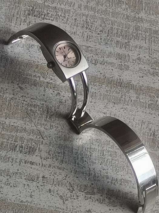 LADIES CHARLES RAYMOND WATCH IN EXCELLENT WORKING CONDITION