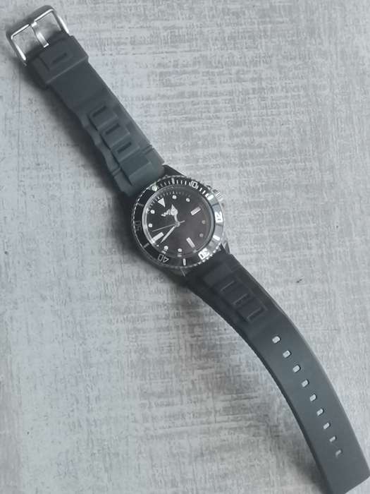 MENS WIN WATCH WITH ROTATING BEZEL IN EXCELLENT WORKING CONDITION