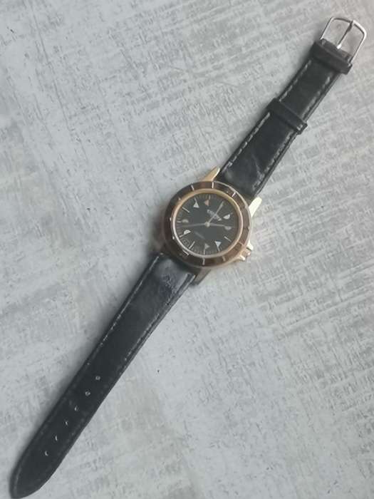 MENS VINTAGE TROPHY WATCH IN EXCELLENT WORKING CONDITION