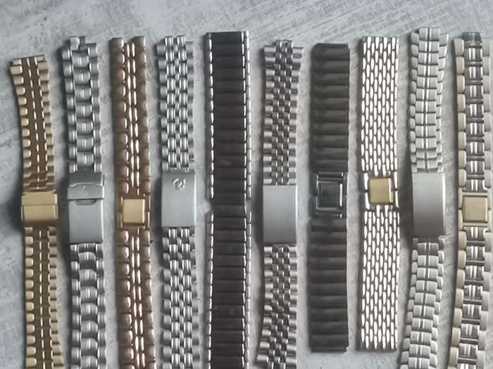 20 x WATCH STRAP COLLECTION - 10 STEEL + 10 LEATHER BIDDING FOR ALL 20 STRAPS