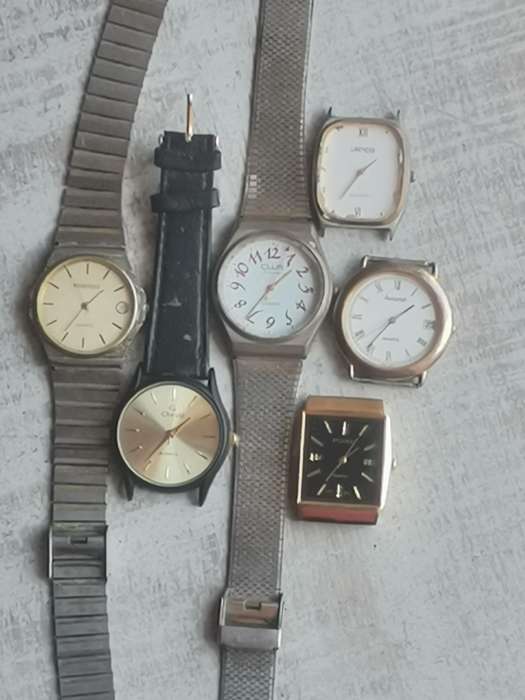MENS VINTAGE QUARTZ WATCH COLLECTION - ALL IN GOOD WORKING CONDITION