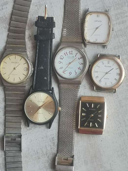 MENS VINTAGE QUARTZ WATCH COLLECTION - ALL IN GOOD WORKING CONDITION