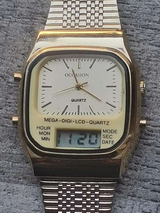 MENS VINTAGE OCCASION ANALOG/DIGITAL WATCH IN EXCELLENT WORKING CONDITION