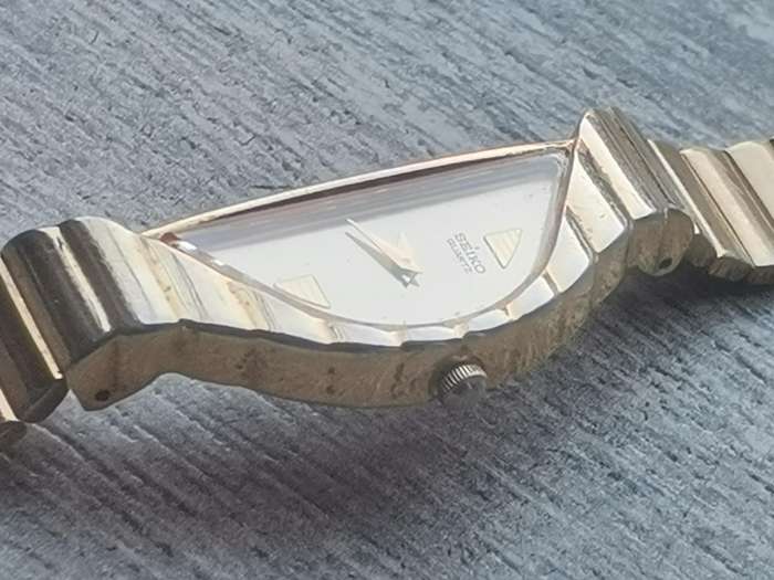 LADIES GOLD SEIKO WATCH IN EXCELLENT WORKING CONDITION