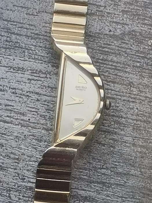 LADIES GOLD SEIKO WATCH IN EXCELLENT WORKING CONDITION