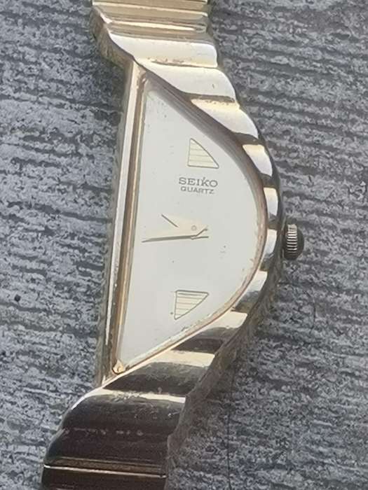 LADIES GOLD SEIKO WATCH IN EXCELLENT WORKING CONDITION