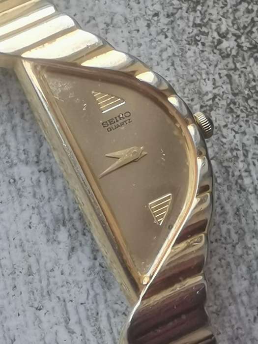 LADIES GOLD SEIKO WATCH IN EXCELLENT WORKING CONDITION